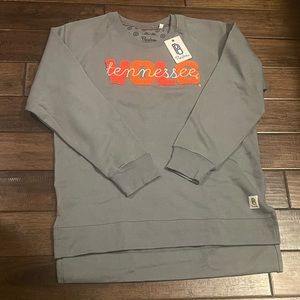 Women’s 2X Tennessee Volunteers Pressbox sweatshirt.